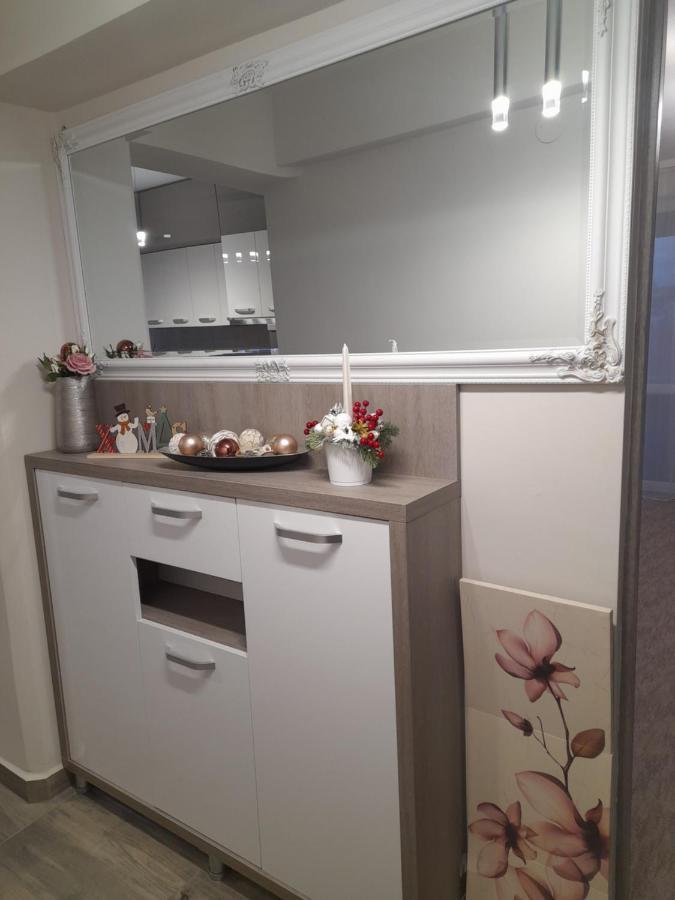 Midtown Apartment Oradea Exterior foto